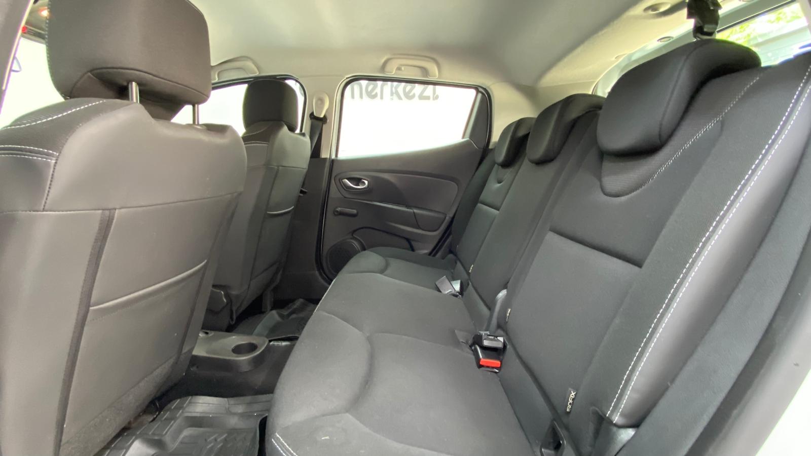 RENAULT CLIO 23